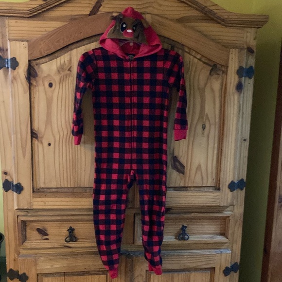 Kids PJ’s & Presenta red black hooded reindeer one piece pajamas size 4/5 - Picture 1 of 6